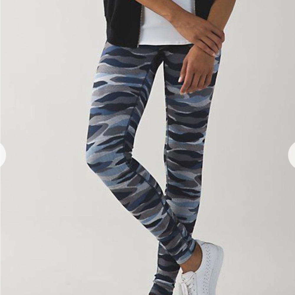 Lululemon Wunder Under Legging, High-rise Blue Camo Size 4